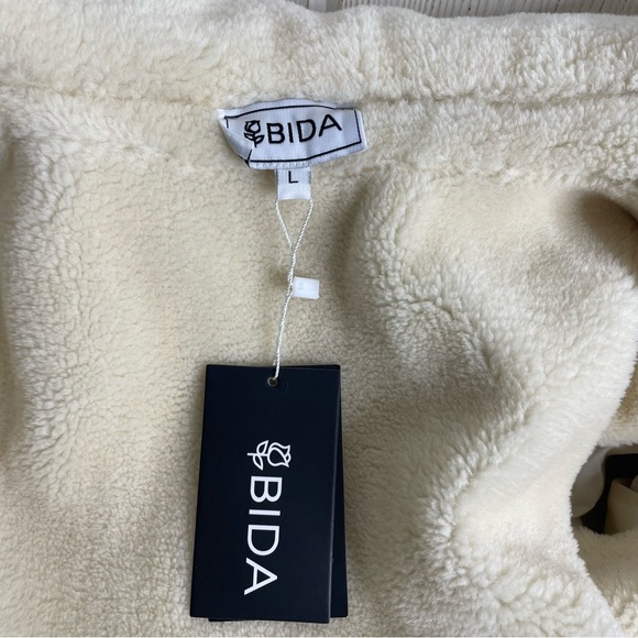 NWT BIDA Denim Patchwork Jacket Large Vegan Sherpa Coat Faux Suede Cropped NEW - Picture 9 of 10